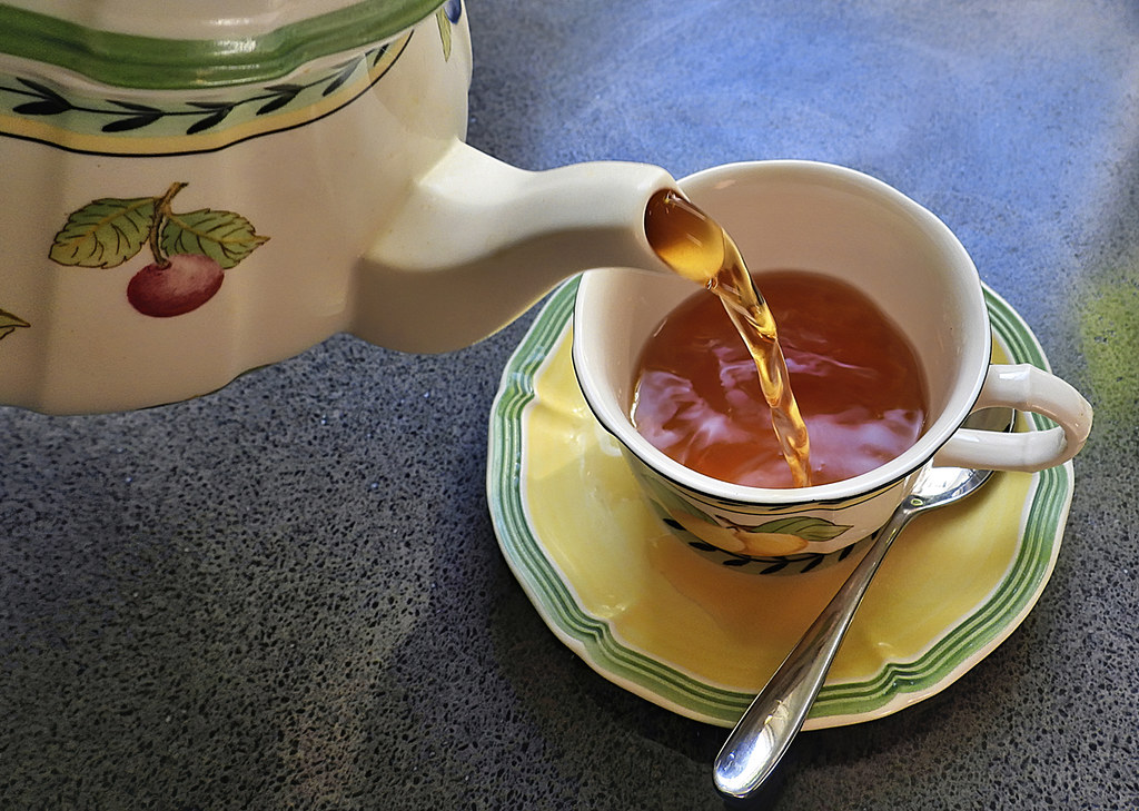 Video: The Hidden Risks of Drinking Tea in the Evening—Discover What You Need to Know