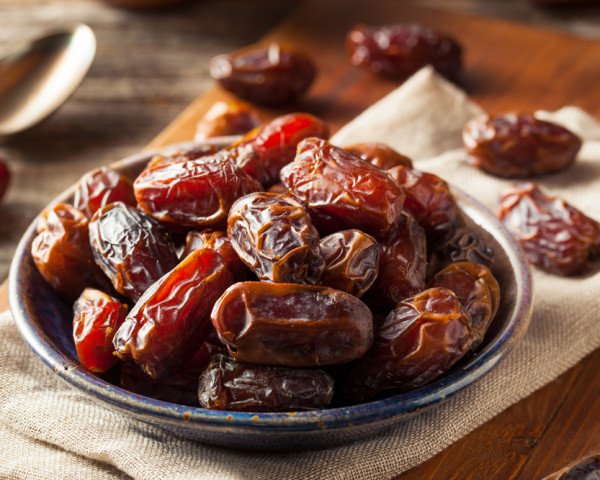 Watch This Video to Discover the Surprising Health Benefits of Wet vs. Dry Dates – Which One Is Better for You?