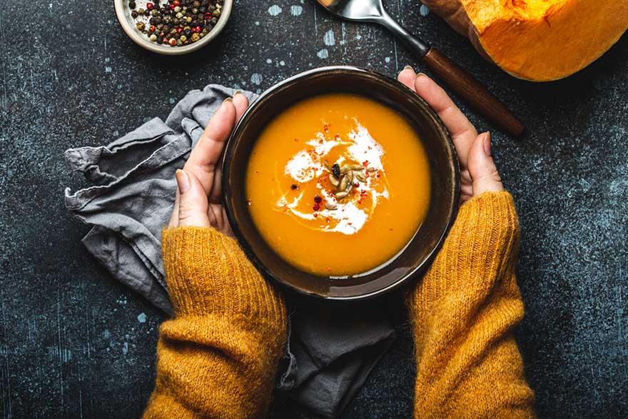 8 ANTI-INFLAMMATORY SOUPS TO KEEP YOU HEALTHY THIS WINTER SEASON