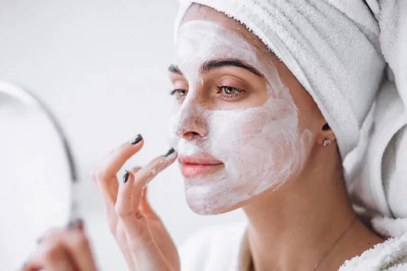 Natural vs Chemical Skincare: The Essential Guide To Choosing What's Best For Your Skin