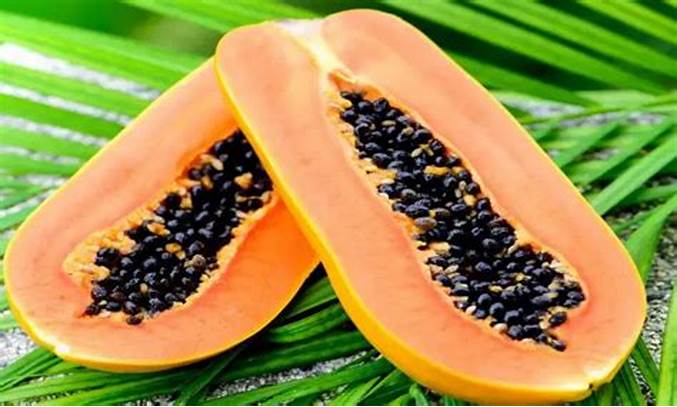 "Video: Discover the Hidden Dangers of Papaya: Who Should Avoid This Superfruit?"