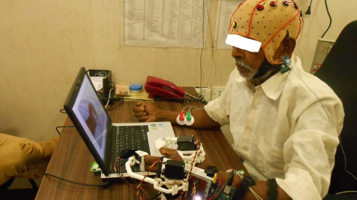 "Stroke Recovery Revolution: IIT Kanpur’s Robotic Hand Exoskeleton!"